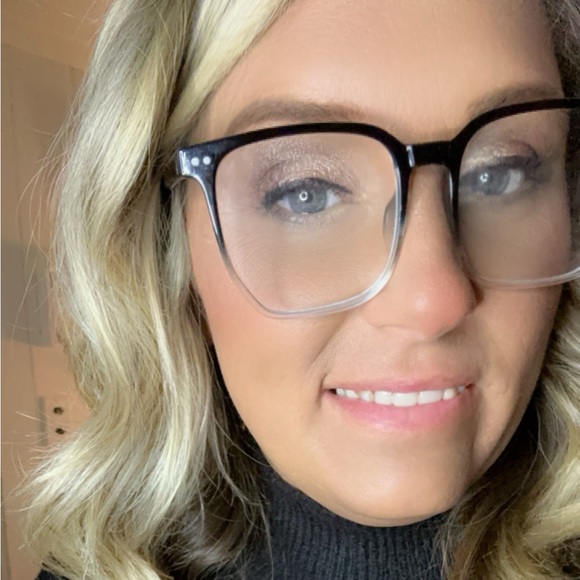 Meet your Posher, Lindsey - Picture 1 of 1